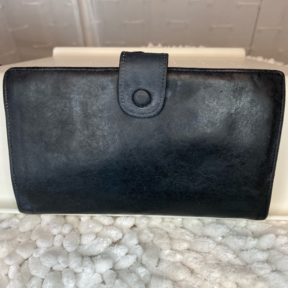 Chanel Caviar Leather Black Wallet - Picture 2 of 13